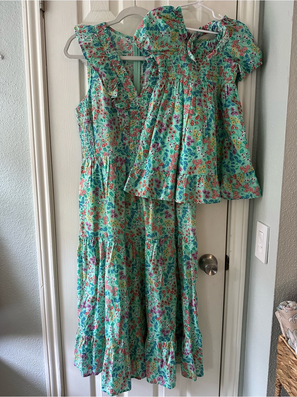 Matching Mint Green Floral Mother-Daughter Dresses - Picture 7 of 7